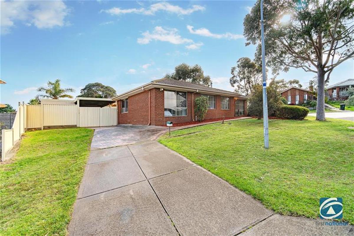9-Wattle-Close-Meadow-Heights-3048-VIC